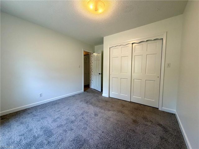404 Irving Park Court, Kernersville, NC 27284
