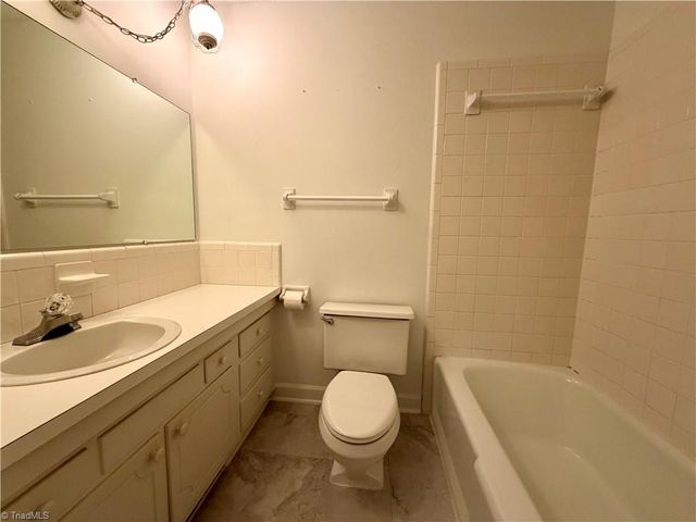 404 Irving Park Court, Kernersville, NC 27284