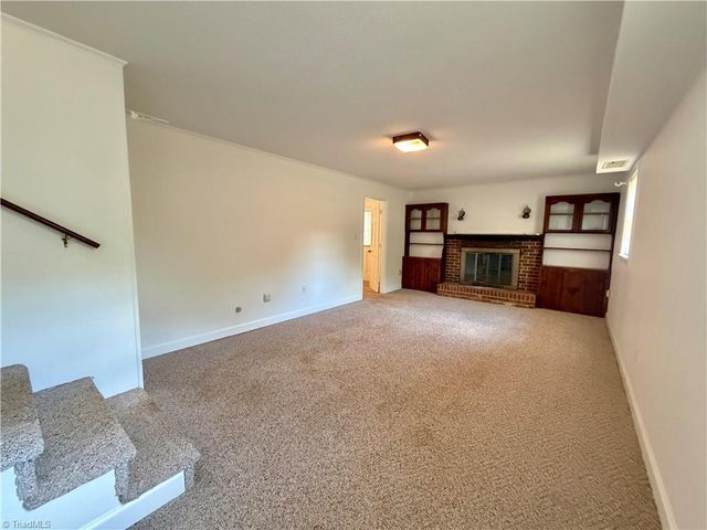 404 Irving Park Court, Kernersville, NC 27284