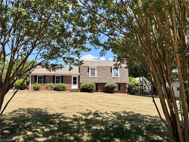 404 Irving Park Court, Kernersville, NC 27284