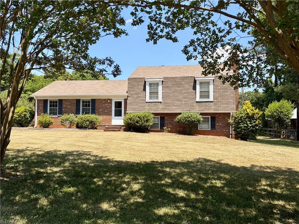 404 Irving Park Court, Kernersville, NC 27284