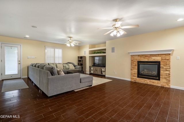 13745 Paseo Del Mar Drive, Horizon City, TX 79928