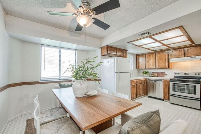 1204 Fedora Avenue, Clovis, CA 93612