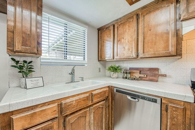 1204 Fedora Avenue, Clovis, CA 93612