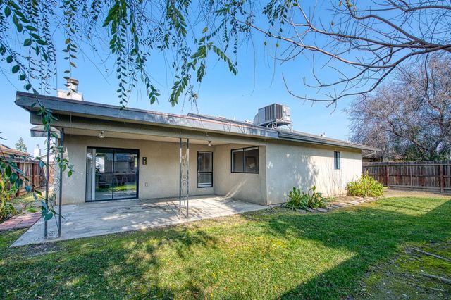 1204 Fedora Avenue, Clovis, CA 93612