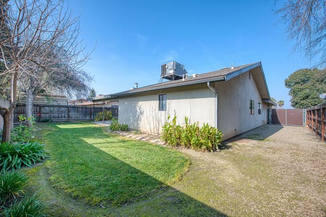 1204 Fedora Avenue, Clovis, CA 93612