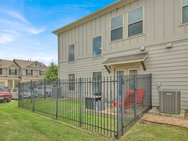 1600 Airedale RD 2601, Austin, TX 78748