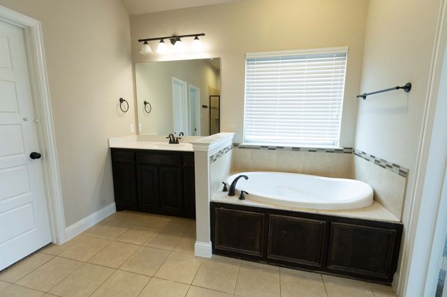 1749 Stillwater Drive, Burleson, TX 76028