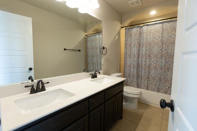 1749 Stillwater Drive, Burleson, TX 76028