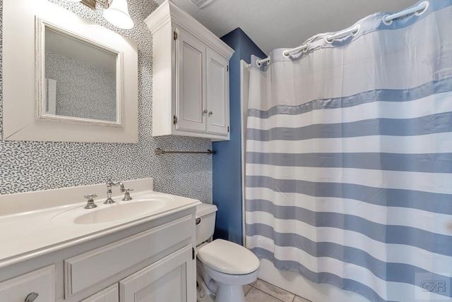 247 Isles End Road, Tiki Island, TX 77554