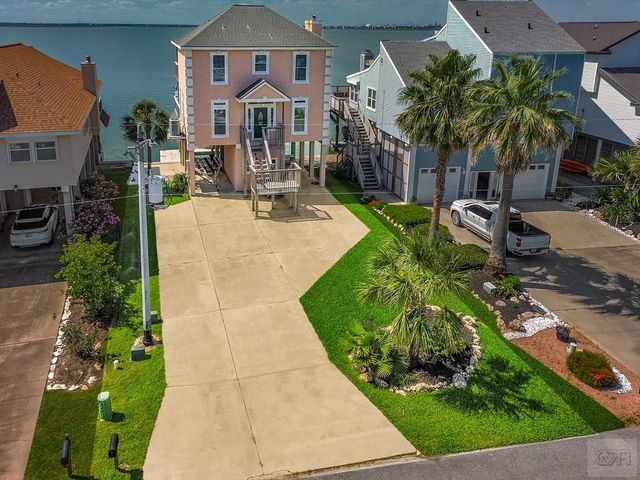 247 Isles End Road, Tiki Island, TX 77554