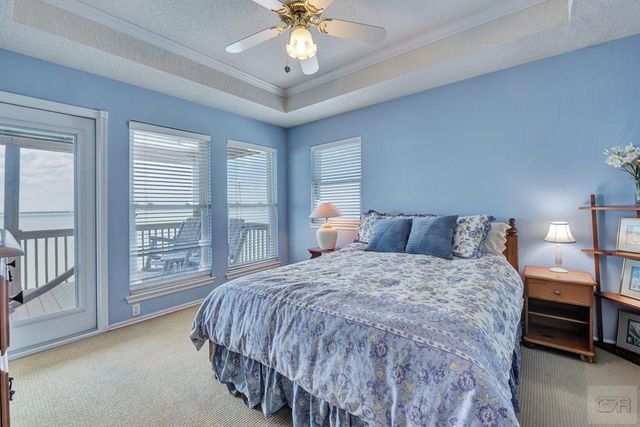 247 Isles End Road, Tiki Island, TX 77554
