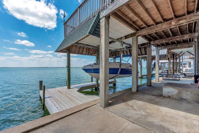 247 Isles End Road, Tiki Island, TX 77554