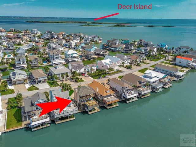 247 Isles End Road, Tiki Island, TX 77554