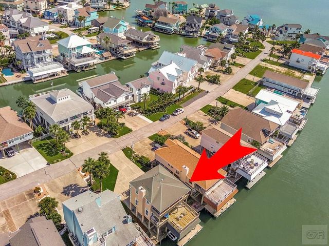 247 Isles End Road, Tiki Island, TX 77554