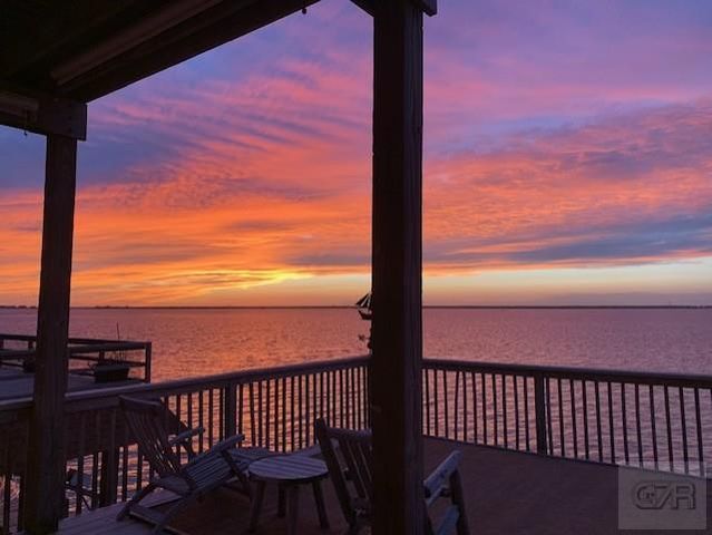 247 Isles End Road, Tiki Island, TX 77554