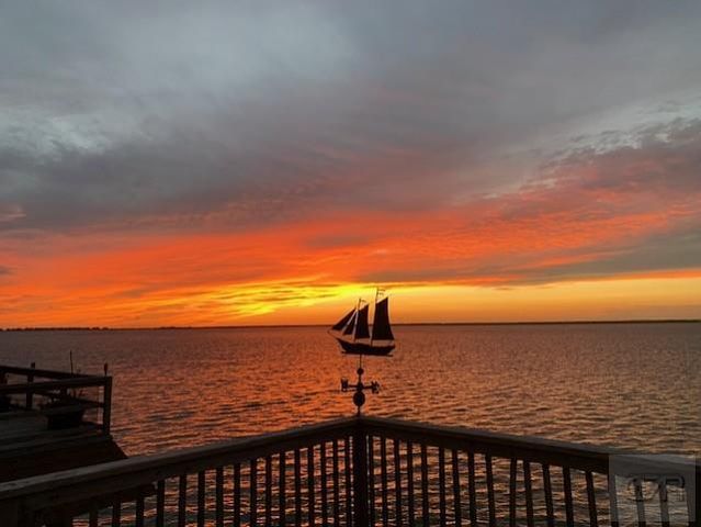 247 Isles End Road, Tiki Island, TX 77554