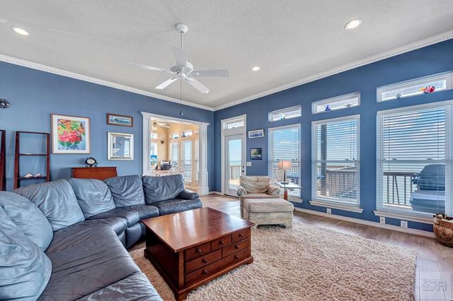 247 Isles End Road, Tiki Island, TX 77554
