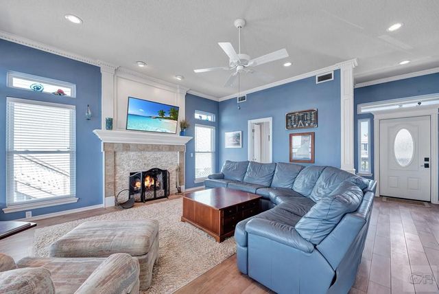 247 Isles End Road, Tiki Island, TX 77554