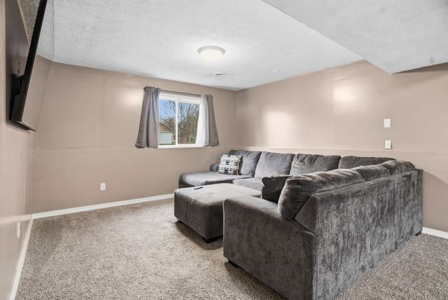 19941 Calgary Trail, Farmington, MN 55024