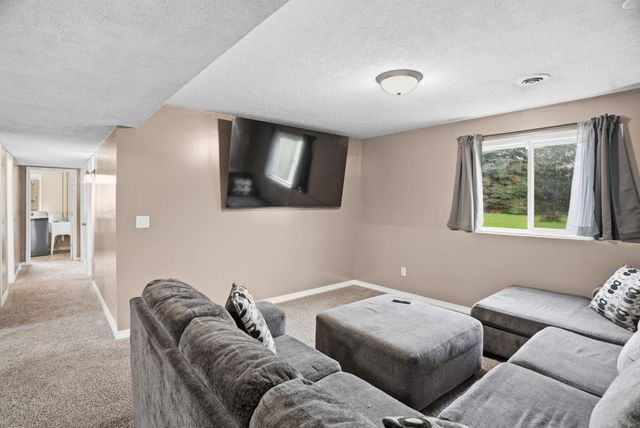 19941 Calgary Trail, Farmington, MN 55024