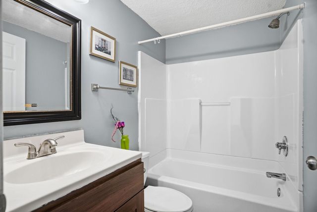 19941 Calgary Trail, Farmington, MN 55024