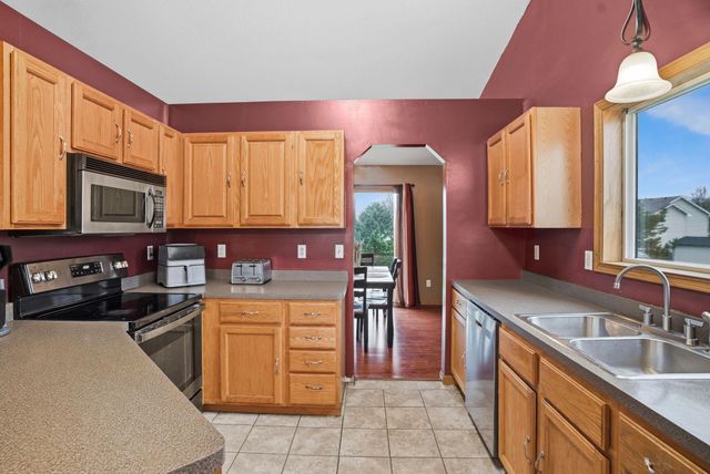 19941 Calgary Trail, Farmington, MN 55024