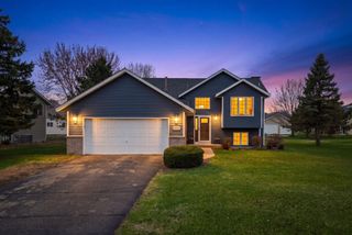 19941 Calgary Trail, Farmington, MN 55024