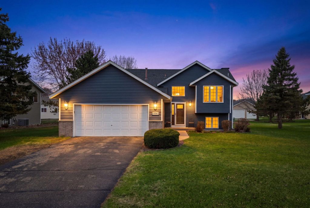 19941 Calgary Trail, Farmington, MN 55024