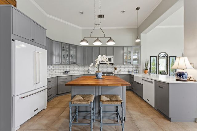 220 Mallet CT, Austin, TX 78737