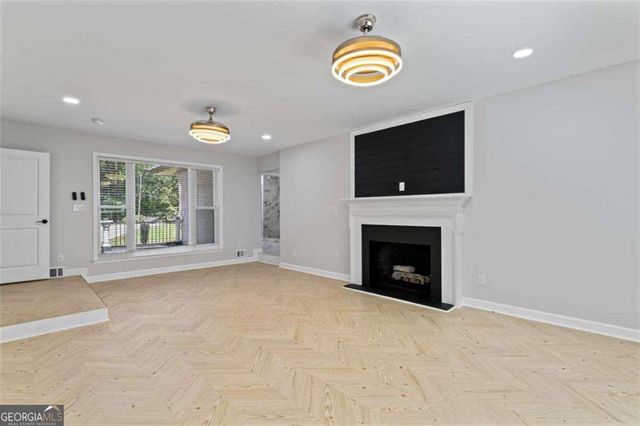 2023 Stoneleigh Drive, Stone Mountain, GA 30087