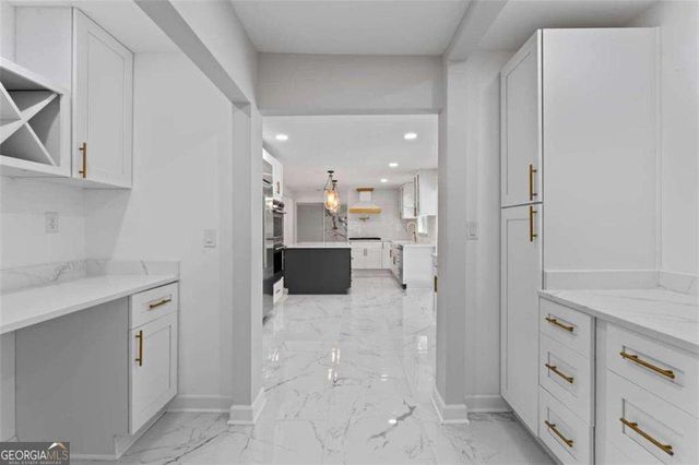 2023 Stoneleigh Drive, Stone Mountain, GA 30087