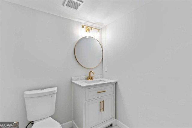 2023 Stoneleigh Drive, Stone Mountain, GA 30087