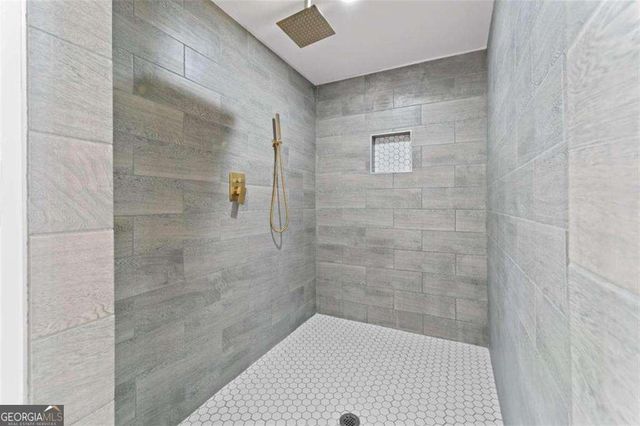 2023 Stoneleigh Drive, Stone Mountain, GA 30087