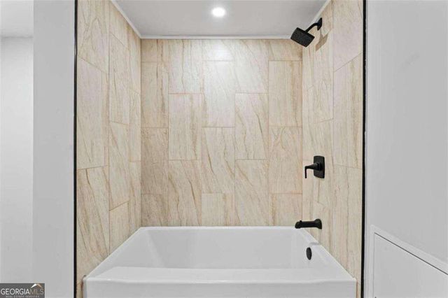 2023 Stoneleigh Drive, Stone Mountain, GA 30087