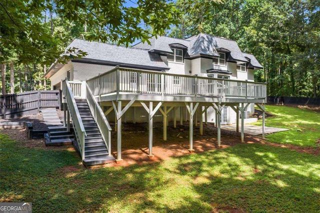 2023 Stoneleigh Drive, Stone Mountain, GA 30087