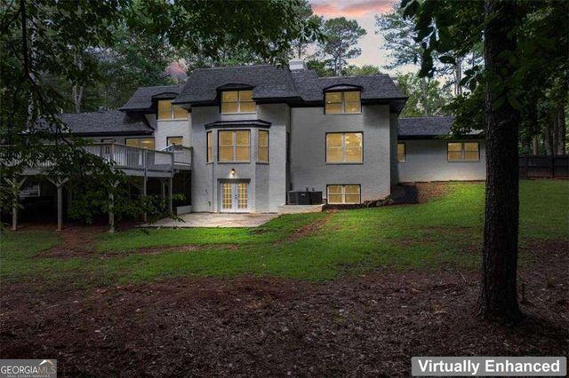 2023 Stoneleigh Drive, Stone Mountain, GA 30087