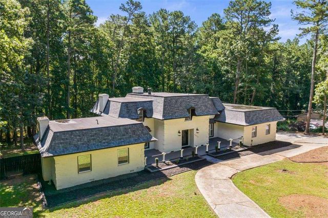 2023 Stoneleigh Drive, Stone Mountain, GA 30087