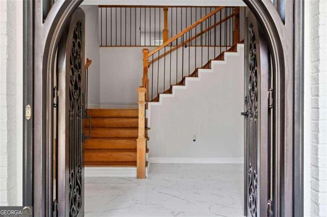 2023 Stoneleigh Drive, Stone Mountain, GA 30087