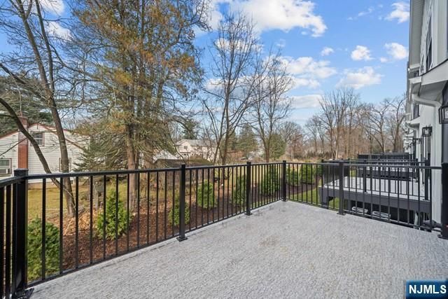 147 Central Avenue 14, Old Tappan, NJ 07675