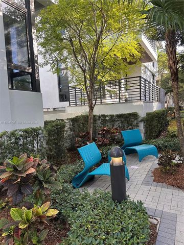 8231 NW 48th St 8231, Doral, FL 33166