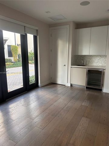 8231 NW 48th St 8231, Doral, FL 33166