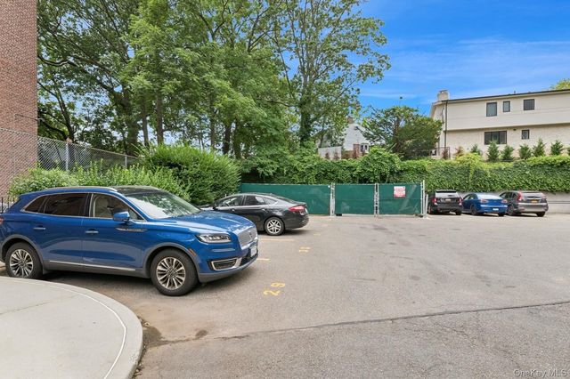 87-30 204 Street A78, Hollis, NY 11423