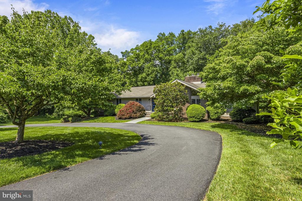 8 MOZART DR W, GREENVILLE, DE 19807 — photo 2