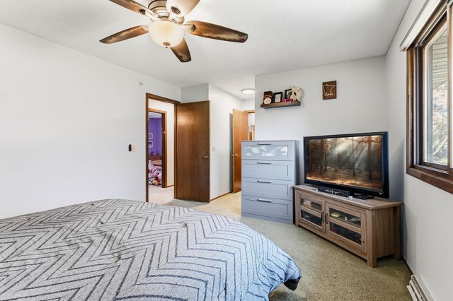 6640 Flag Avenue N, Brooklyn Park, MN 55428