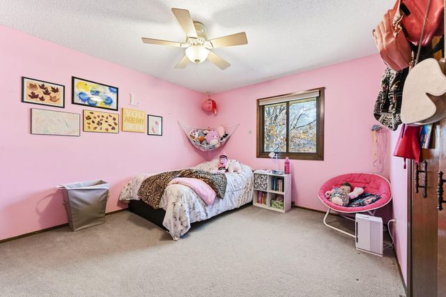 6640 Flag Avenue N, Brooklyn Park, MN 55428