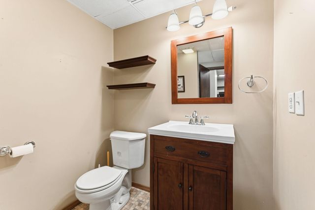 6640 Flag Avenue N, Brooklyn Park, MN 55428