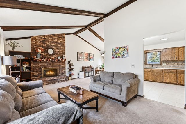 6640 Flag Avenue N, Brooklyn Park, MN 55428