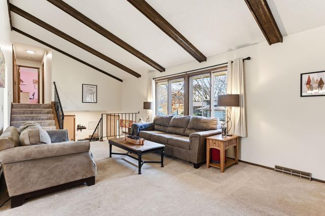 6640 Flag Avenue N, Brooklyn Park, MN 55428