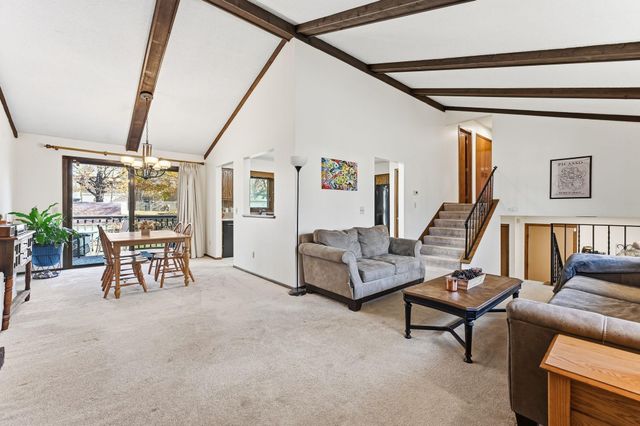 6640 Flag Avenue N, Brooklyn Park, MN 55428